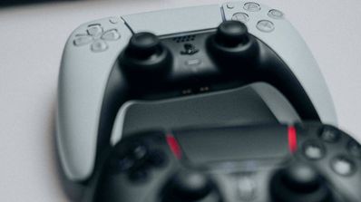 Imagen de un mando de PS5