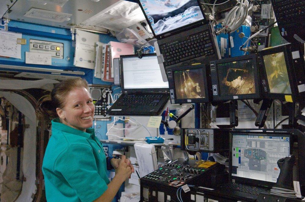 ordenadores estación espacial internacional