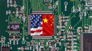Chip con banderas de China y EEUU