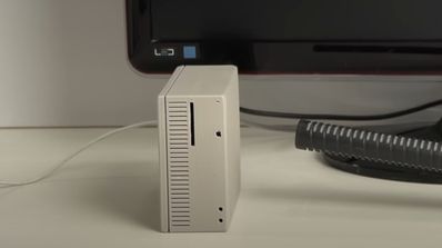 Macintosh Quadra 700 Raspberry Pi