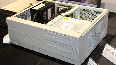 Caja PC diseño años 90