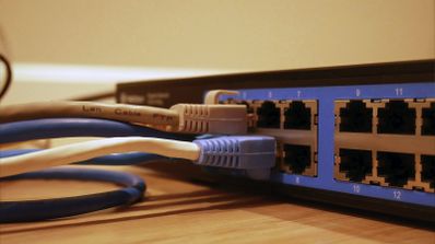 Parte trasera de un router