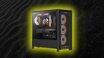 Gama completa de ordenadores de sobremesa Corsair VENGEANCE 7000 AIR en chasis blanco y negro, mostrando su diseño de alto flujo de aire.