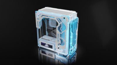 Caja de PC de ultra lujo Spectre 4 Valhalla en color blanco y plateado, con un complejo sistema de refrigeración líquida custom visible a través de sus paneles abiertos.