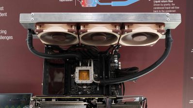 Prototipo de refrigeración líquida AIO de Noctua exhibido en Computex 2025, mostrando el radiador de 360mm y los ventiladores NF-A12x25 G2.