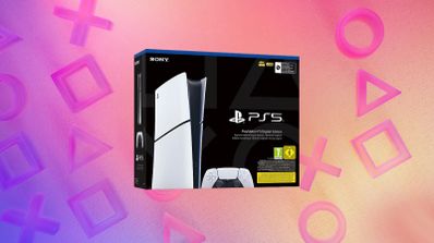 Caja de la consola PlayStation 5 Slim edición digital de 1 TB, mostrando su diseño más compacto con paneles blancos.