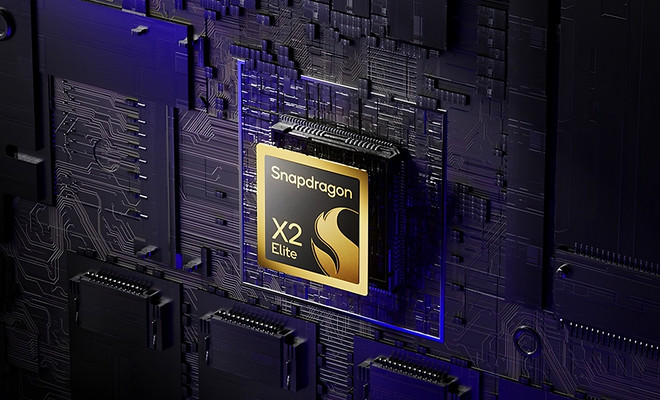 Chip procesador Qualcomm Snapdragon X2 Elite sobre una placa de circuito impreso, destacando su arquitectura ARM para portátiles.