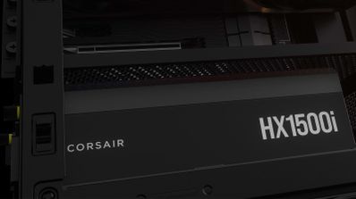 Fuente de alimentación Corsair HXi Series HX1500i de 1500W con certificación 80 Plus Platinum, mostrando su diseño robusto para proteger un PC de alta gama contra cortes eléctricos