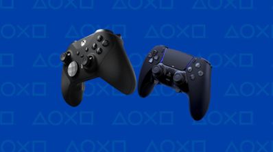 Montaje de los dos mandos avanzados de PS5 y Xbox Series X.