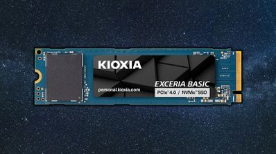 Unidad SSD Kioxia EXCERIA Basic en formato M.2 2280 con interfaz PCIe 4.0, mostrando sus chips de memoria NAND.