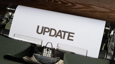 Máquina de escribir con el texto Update