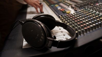 Sistema de audio con auriculares profesionales