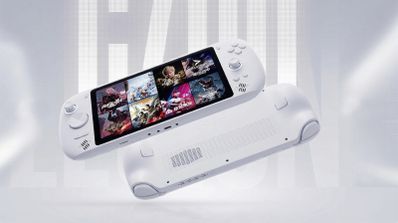 Consola portátil Lenovo Legion Go en color blanco mostrando su pantalla frontal con biblioteca de juegos y la parte trasera con rejillas de ventilación.
