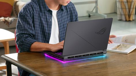 Estudiante con un ASUS ROG | Foto ASUS