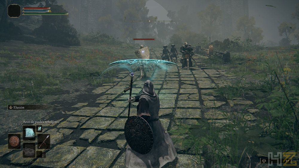 Personaje de Elden Ring Tarnished Edition lanzando un hechizo de arco mágico contra enemigos en un camino de piedra.