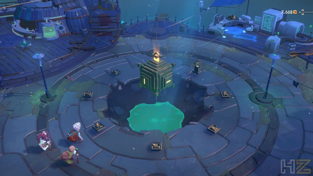 Vista aérea de una plaza circular con un cubo flotante central en Moonlighter 2: The Endless Vault.