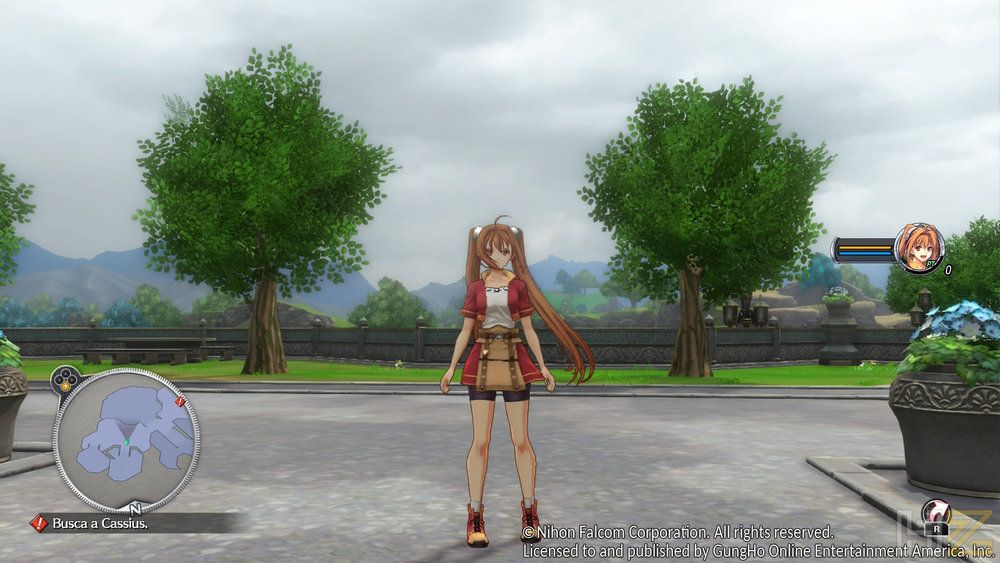 Personaje femenino de estética anime en un entorno abierto con árboles y minimapa en pantalla en Trails In The Sky the 1st.