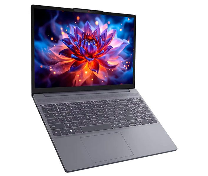 Portátil Lenovo IdeaPad Slim 3 abierto mostrando teclado completo con bloque numérico y pantalla con ilustración floral.