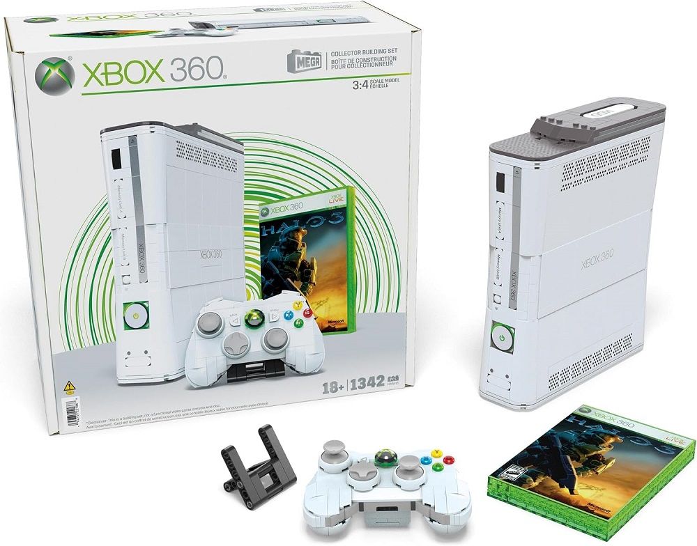 Set de construcción de Mattel que recrea la consola Xbox 360 con su mando y una caja del juego Halo 3.