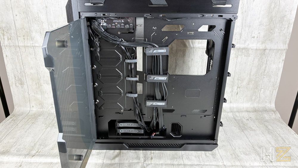 ASUS ROG Strix Heliox II