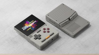 Consola portátil Ayaneo Pocket Block vista de frente y por detrás sobre una superficie gris.
