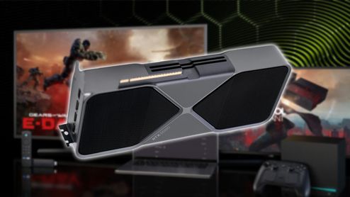 Renderización de una tarjeta gráfica RTX 5090 en primer plano sobre un fondo de salón con monitor de videojuegos y mando.