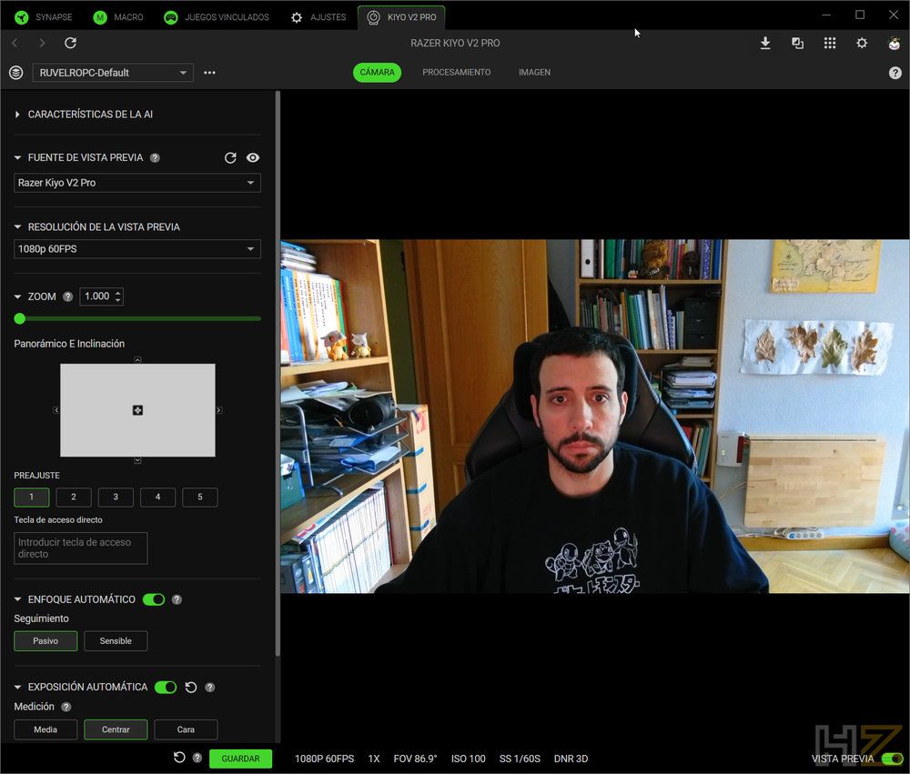 Interfaz del software Razer Synapse mostrando los ajustes de imagen y la vista previa de la cámara Razer Kiyo V2 Pro.