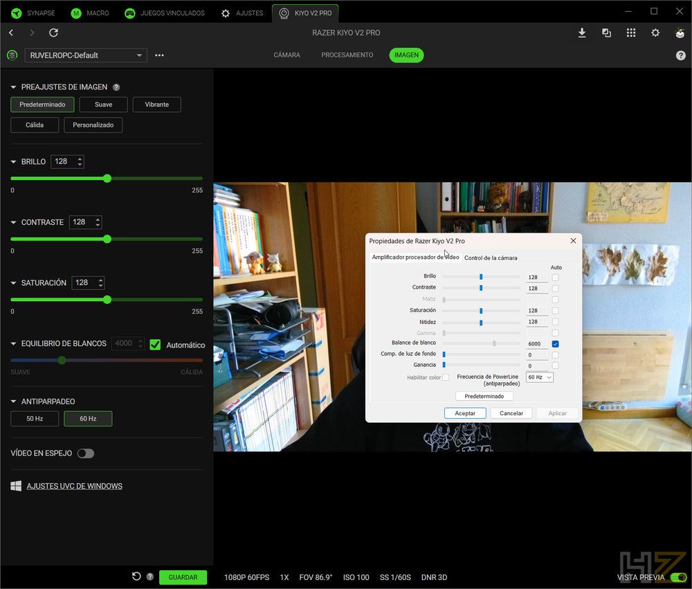 Interfaz del software Razer Synapse mostrando los ajustes de imagen y la ventana de propiedades de la cámara Razer Kiyo V2 Pro.
