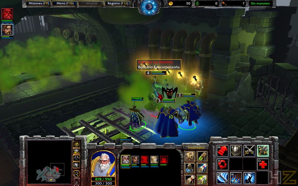Interfaz de combate en Warcraft III Reforged Forsaken Kingdom con unidades en una zona industrial oscura con gas verde.