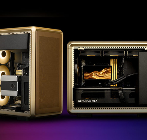 Dos cajas de ordenador MasterFrame 400 Mesh Gold en posición vertical y horizontal mostrando sus componentes internos y acabado dorado.