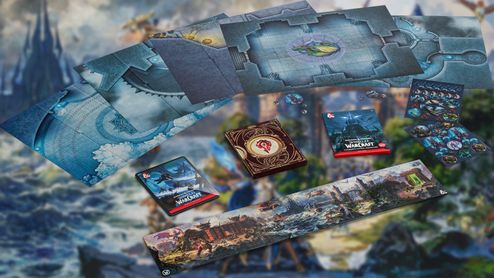 Componentes de juego de rol de World of Warcraft que incluyen mapas de mazmorras, cartas y manual con el emblema de la Horda sobre un fondo artístico del juego.