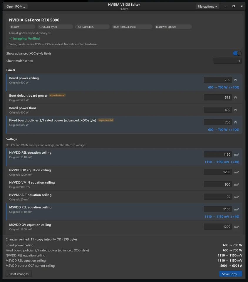 Interfaz de software NVIDIA VBIOS Editor mostrando parámetros de energía y voltajes para una GPU GeForce RTX 5090.