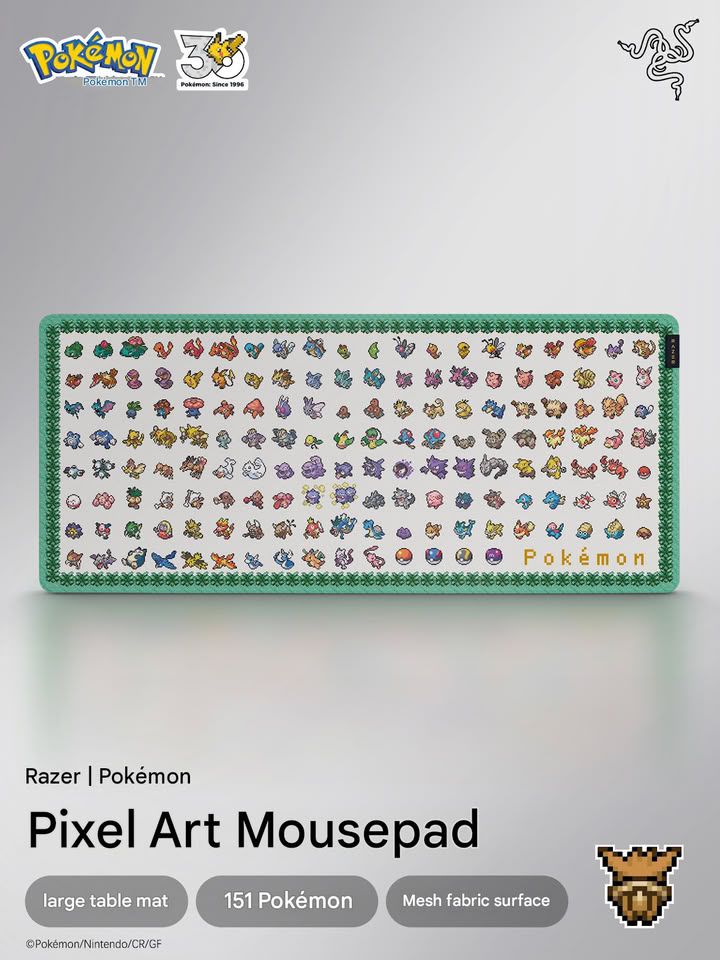 Alfombrilla para ratón de Razer y Pokémon con ilustraciones de los 151 Pokémon originales en estilo pixel art sobre fondo blanco.